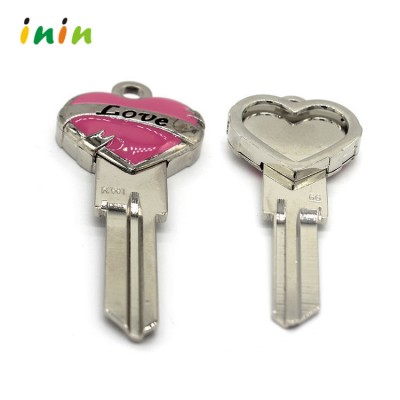 Beautiful design heart shape custom metal key necklace wholesale